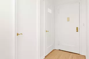 161 W 16th St, New York, NY 10011 - Photo 10