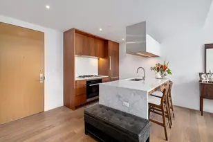 21-30 44th Dr, New York City, NY 11101 - Photo 4