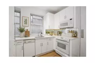 40 W 55th St, New York City, NY 10019 - Photo 2