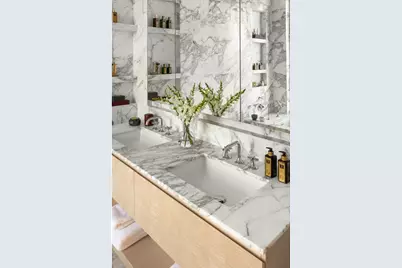 201 E 74th Street #FLOOR26, New York City, NY 10021 - Photo 8