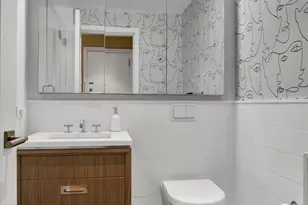 310 W 113th St, New York City, NY 10026 - Photo 16