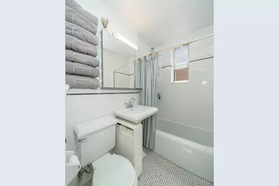 31-85 Crescent Street #215, New York City, NY 11106 - Photo 12
