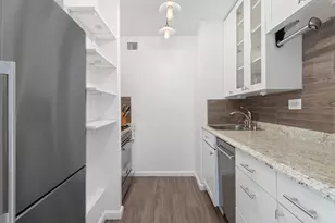 310 E 46th St, New York City, NY 10017 - Photo 2