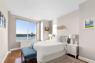 200 Riverside Blvd, New York City, NY 10069 - Photo 4