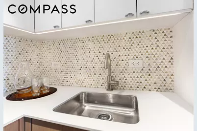 160 Central Park S #3903, New York City, NY 10019 - Photo 4