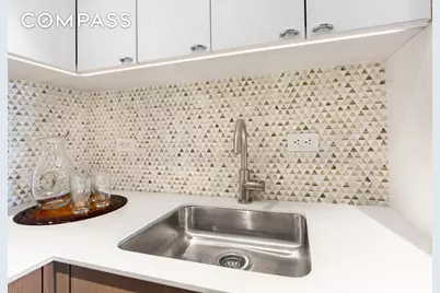 160 Central Park S #3903, New York City, NY 10019 - Photo 4