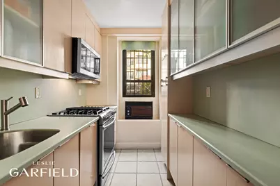 326 E 69th Street, New York City, NY 10021 - Photo 16