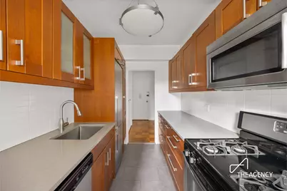 333 E 55th Street #14B, New York City, NY 10022 - Photo 6