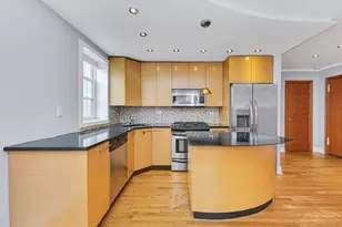 139-09 84th Dr, New York City, NY 11435 - Photo 2