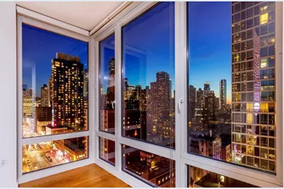 247 W 46th Street #1402, New York, NY 10036 - Photo 6
