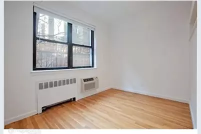 230 E 52nd Street #3D, New York, NY 10022 - Photo 2