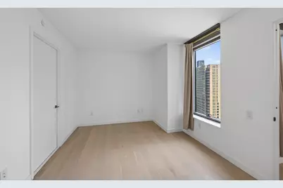 3 Court Square #3305, New York City, NY 11101 - Photo 10