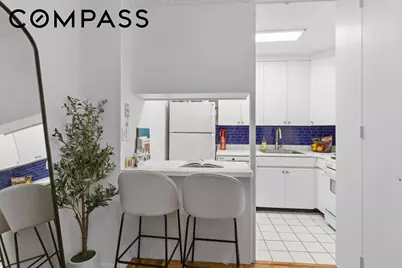 300 E 40th Street #9V, New York City, NY 10016 - Photo 2