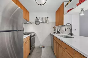 4-74 48th Ave, New York City, NY 11109 - Photo 6