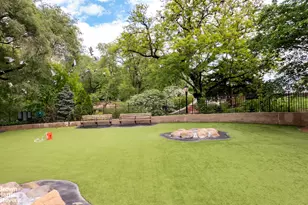 10 Gracie Square, New York City, NY 10028 - Photo 30