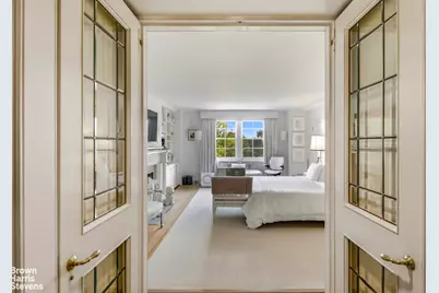 10 Gracie Square #4G, New York City, NY 10028 - Photo 18