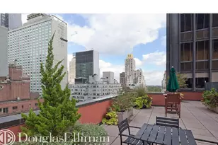77 W 55th St, New York City, NY 10019 - Photo 8