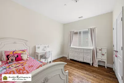 32 Wild Avenue, New York City, NY 10314 - Photo 8
