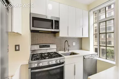 333 W 56th Street #3H, New York, NY 10019 - Photo 4