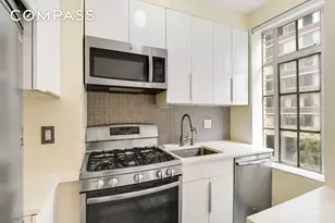 333 W 56th St, New York, NY 10019 - Photo 4