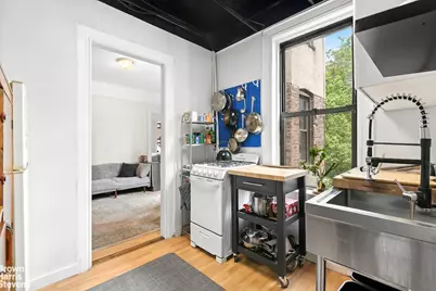 411 W 44th Street #25, New York City, NY 10036 - Photo 2