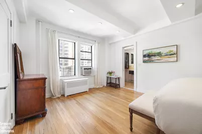17 W 64th Street #8EF, New York City, NY 10023 - Photo 4
