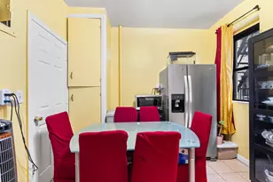 21-05 33rd St, New York City, NY 11105 - Photo 8