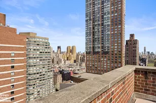 130 W 67th St, New York City, NY 10023 - Photo 10