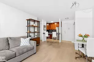 130 W 67th St, New York, NY 10023 - Photo 2