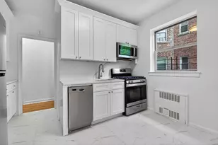 915 E 17th St, New York City, NY 11230 - Photo 6