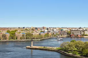 10 Gracie Square, New York, NY 10028 - Photo 4