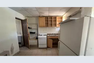 90 Jackie Robinson Parkway, New York City, NY 11207 - Photo 10