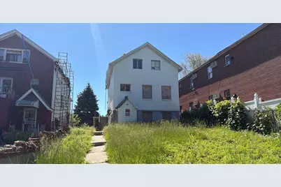 90 Jackie Robinson Parkway, New York City, NY 11207 - Photo 1