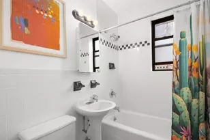31-14 Crescent St, Astoria, NY 11106 - Photo 4