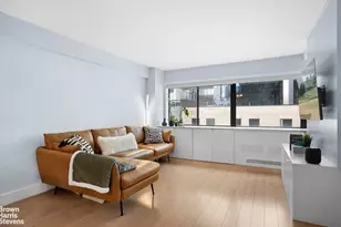 310 W 56th St, New York, NY 10019 - Photo 8