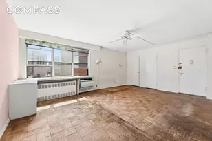300 E 71st St, New York, NY 10021 - Photo 2