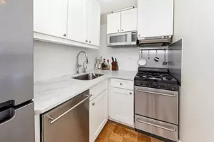 210 E 15th St, New York City, NY 10003 - Photo 4