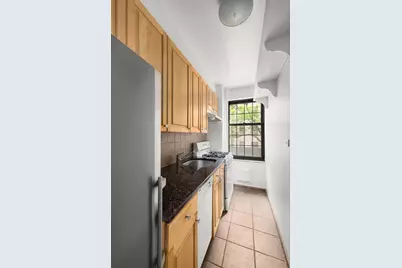 17 W 67th Street #3B, New York City, NY 10023 - Photo 2
