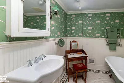 48 Gramercy Park N #1B, New York City, NY 10010 - Photo 8
