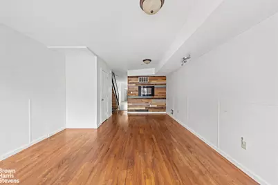 17 Tessa Court, New York, NY 10304 - Photo 2