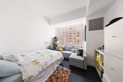 200 E 95th Street #14B, New York, NY 10128 - Photo 18