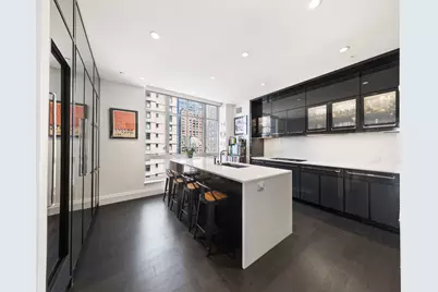 200 E 95th Street #14B, New York, NY 10128 - Photo 2