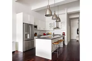 310 E 46th St, New York City, NY 10017 - Photo 4