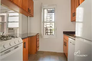 350 E 30th St, New York, NY 10016 - Photo 4