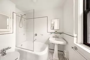 333 E 53rd St, New York City, NY 10022 - Photo 6