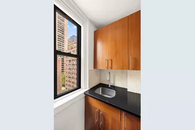 333 E 53rd Street #7C, New York City, NY 10022 - Photo 8