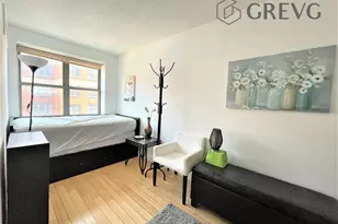 516 W 47th St, New York City, NY 10036 - Photo 10