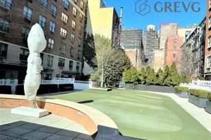 516 W 47th St, New York City, NY 10036 - Photo 6