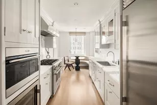301 E 81st St, New York, NY 10028 - Photo 2