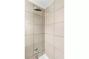 320 E 42nd St, New York City, NY 10017 - Photo 8